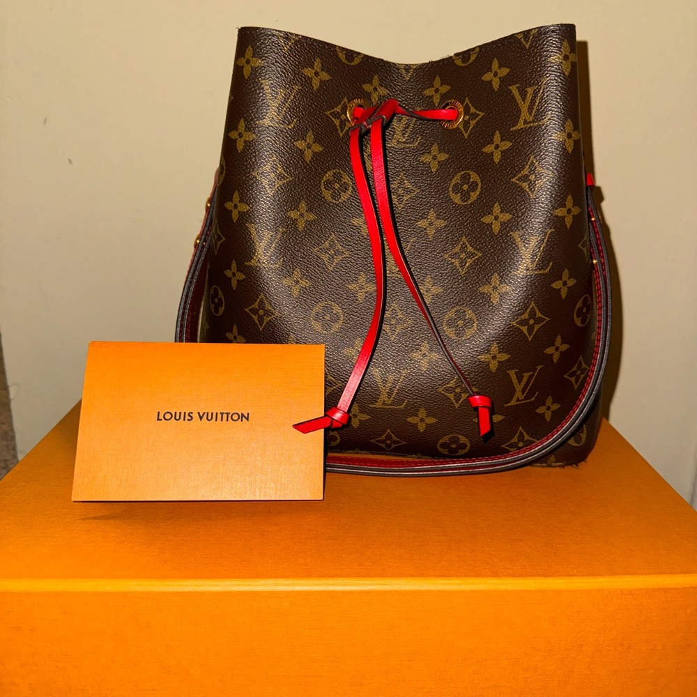 NeoNeo Louis Vuitton